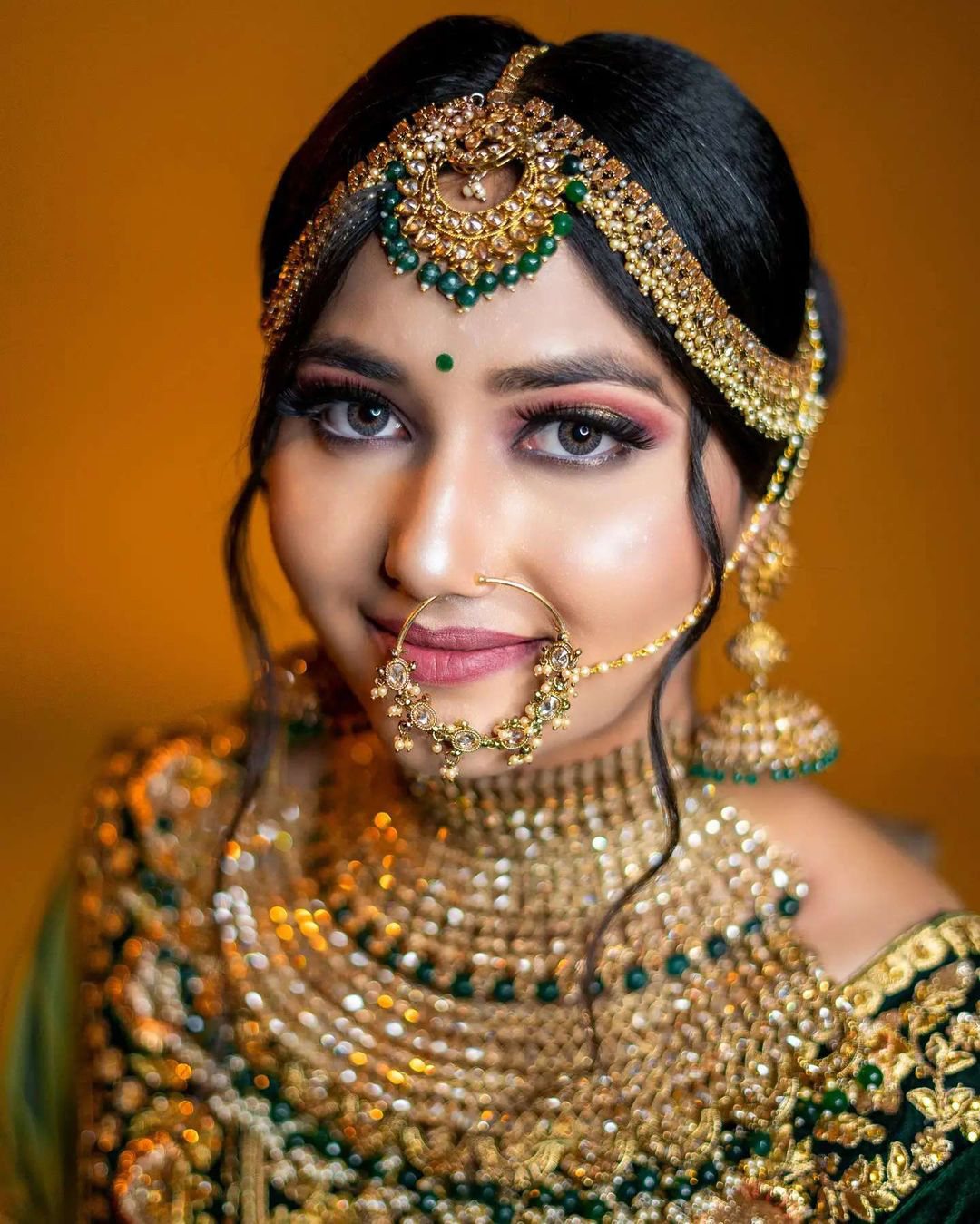 Royal Emerald Bridal Jewelry